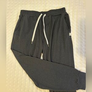 BLACK VUORI SWEATS WOMEN SIZE XS
